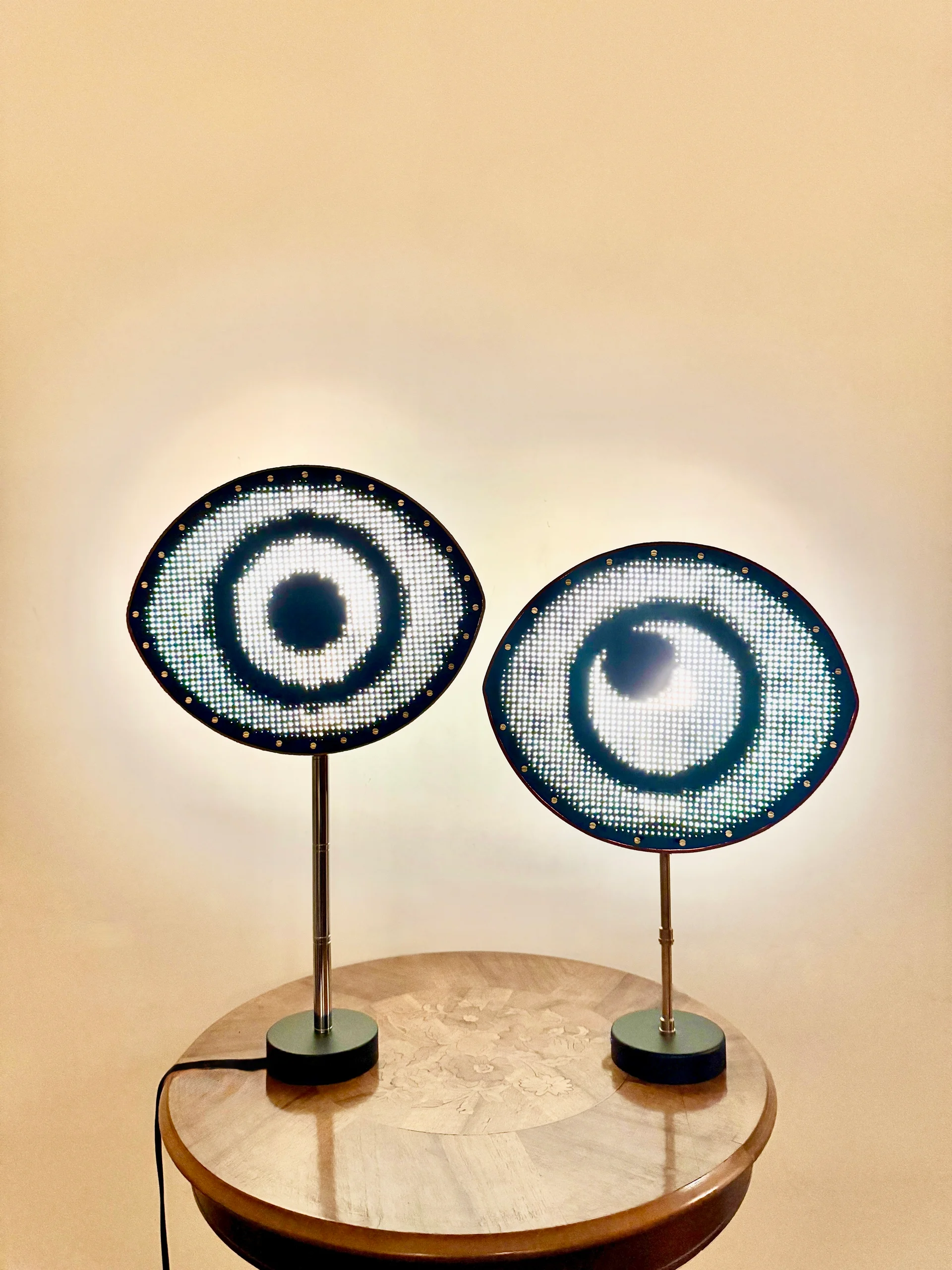 Lampes en Cuir Perforé